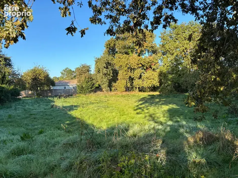 Terrain à LANTON