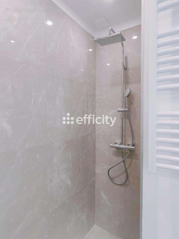 Appartement à MARSEILLE-3E