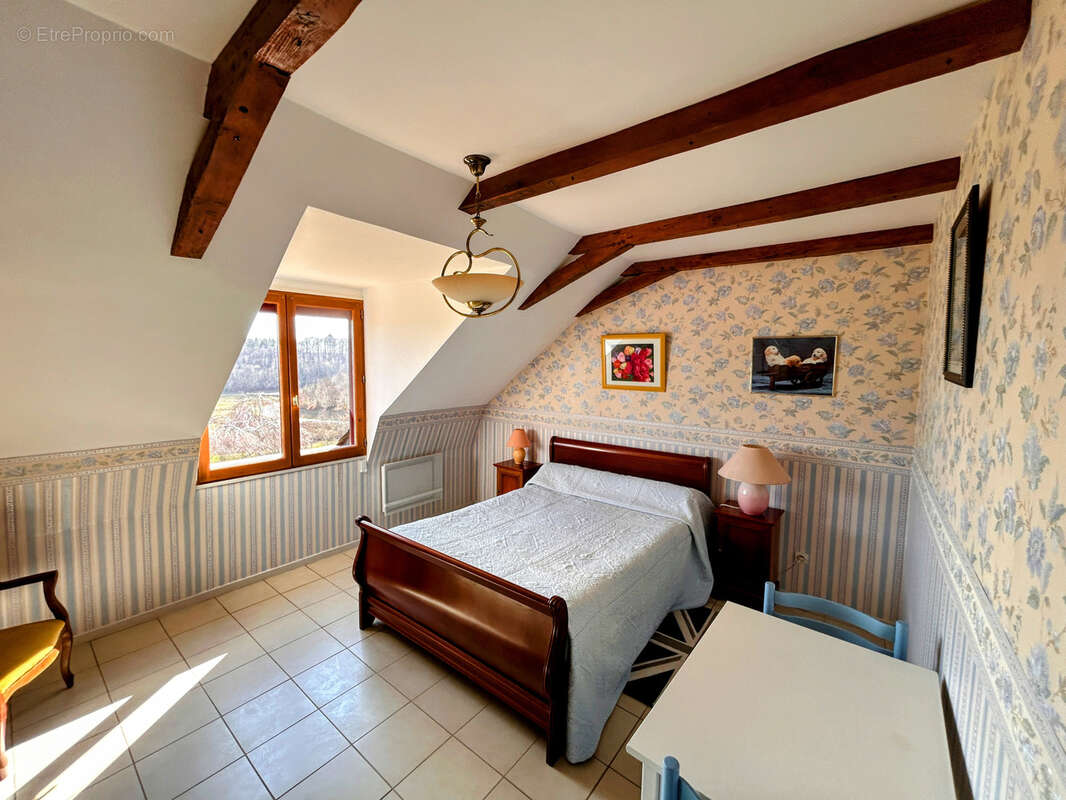 Maison à NEUVIC