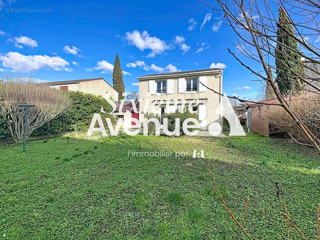 Maison à SAINT-SYMPHORIEN-D'OZON