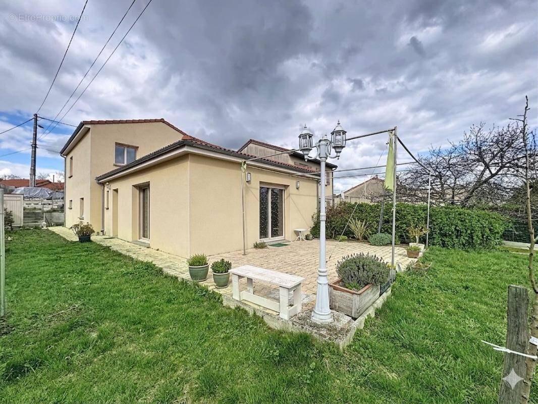 Maison à VOLVIC