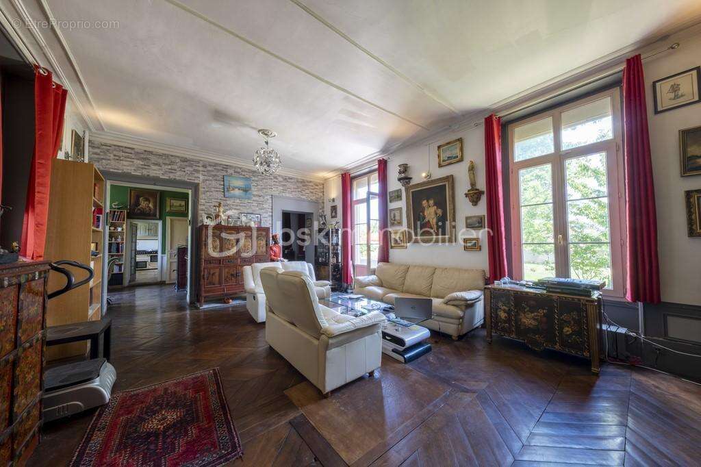 Maison à VERNEUIL-L'ETANG