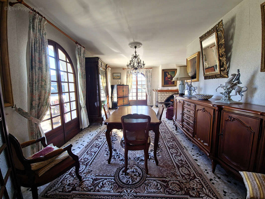 Maison à LAVERNOSE-LACASSE