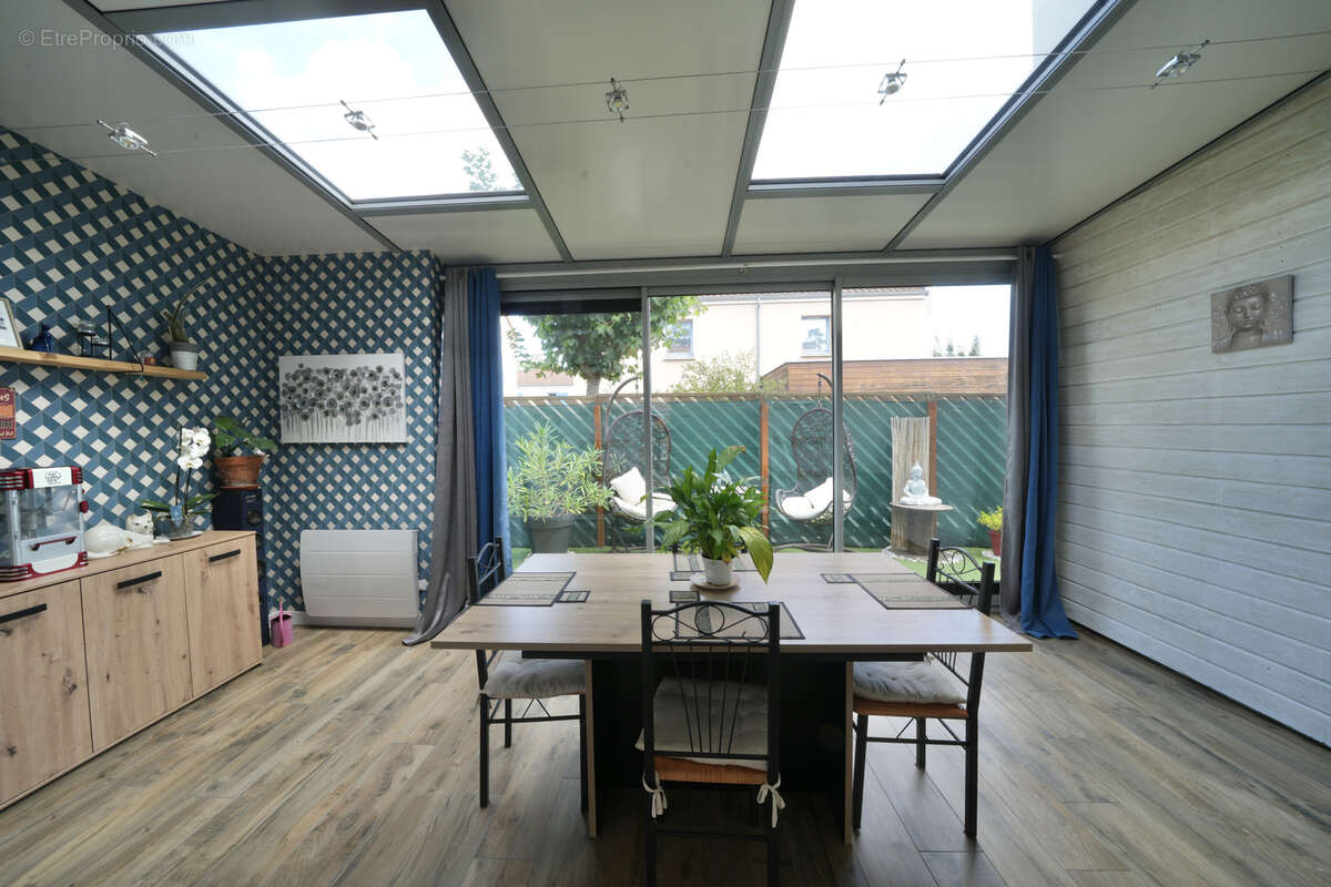Maison à MOZAC