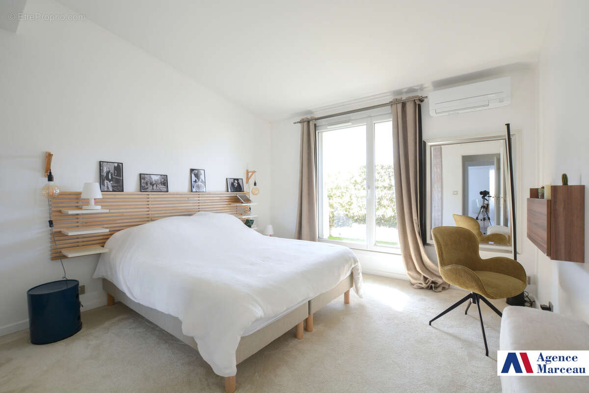 Appartement à COURBEVOIE