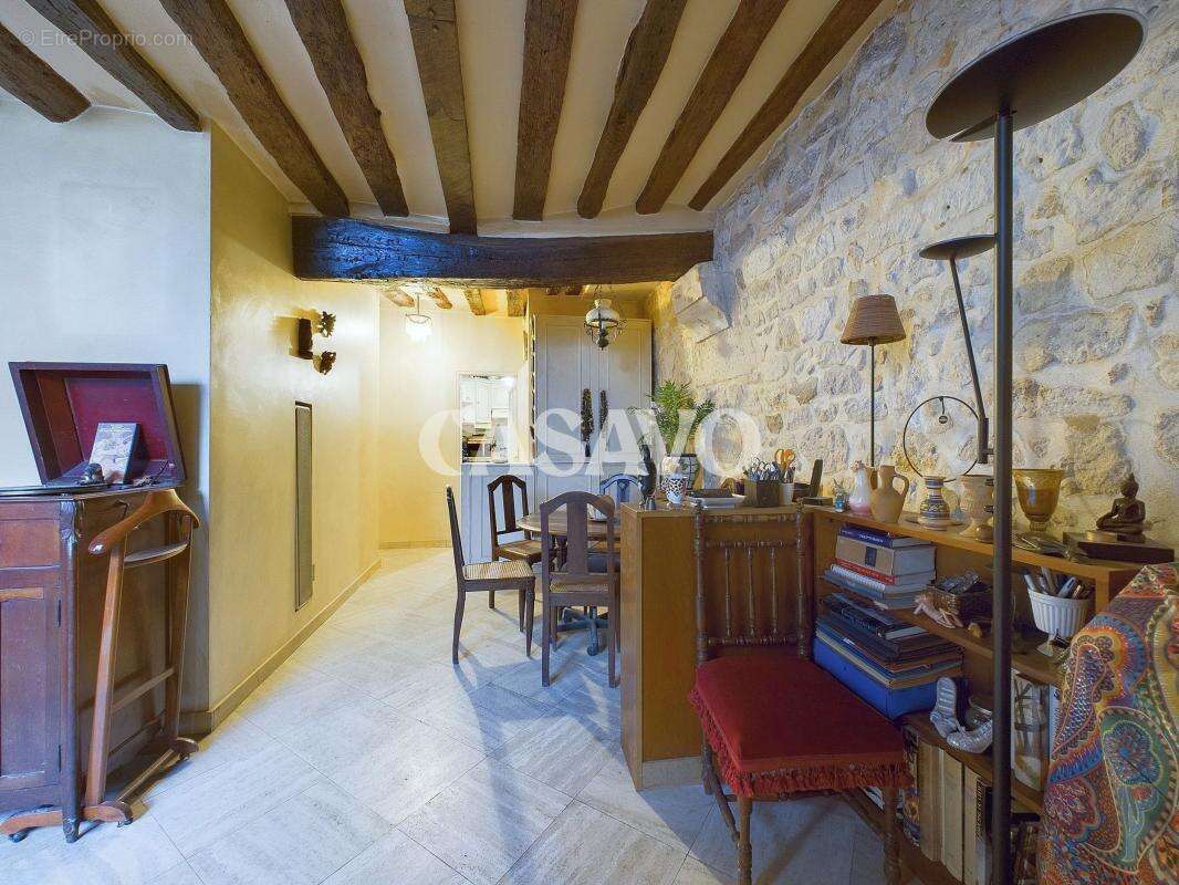 Appartement à PARIS-3E