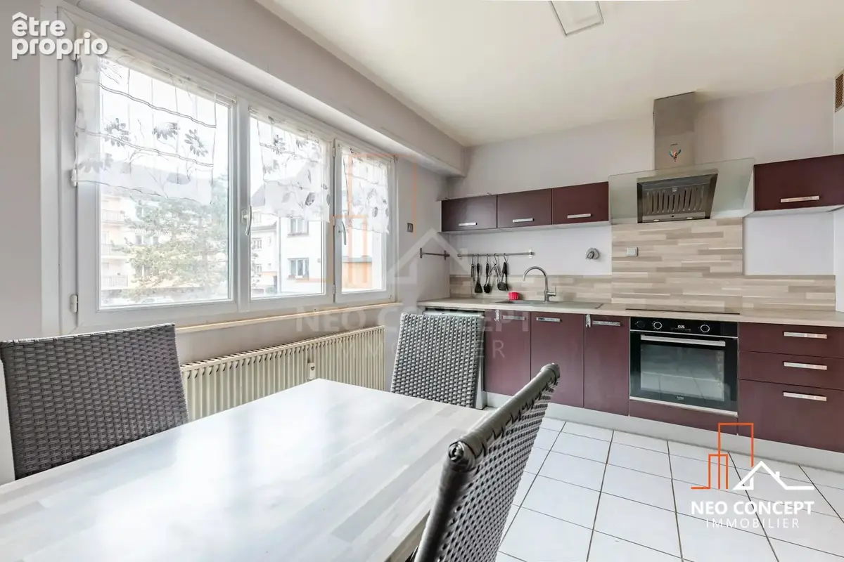 Beau 3 pièces de 69,15 m2 loi carrez avec garage, cave et terrasse sis Rue du Rhin Tortu / STRASBOURG. - photo 2