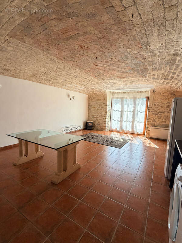 Appartement à CANAULES-ET-ARGENTIERES