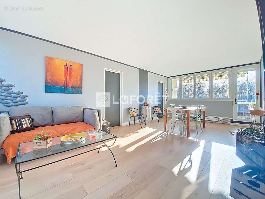 Appartement à VERNEUIL-SUR-SEINE