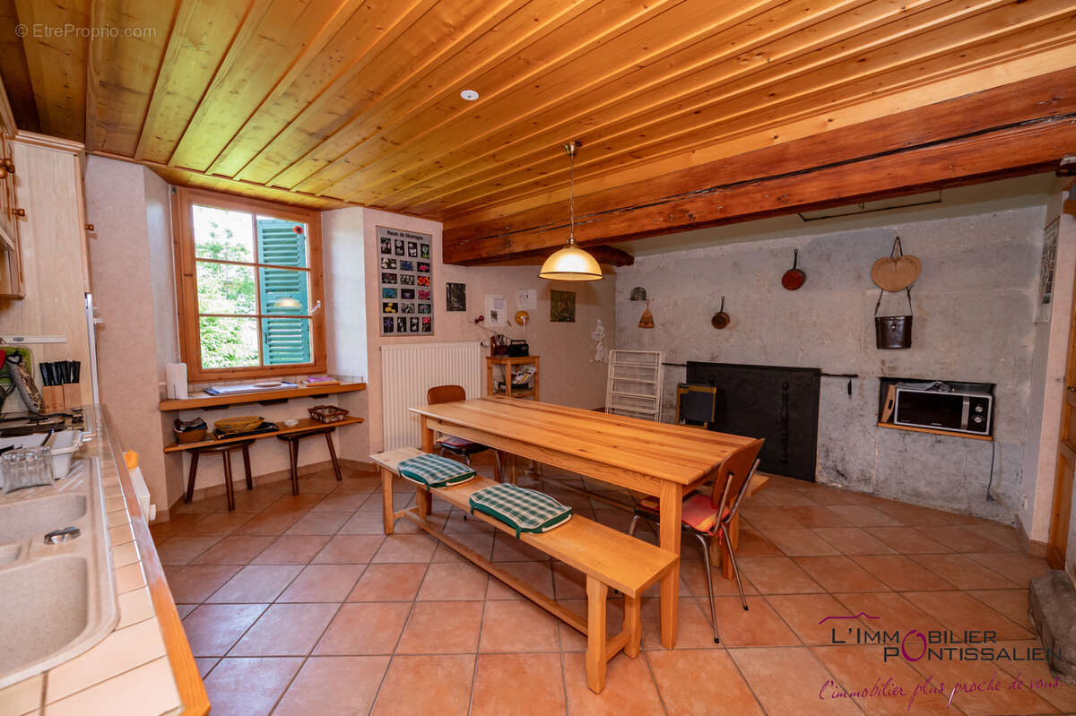 Maison à ROCHEJEAN