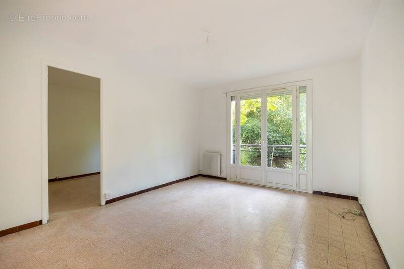 Appartement à MARSEILLE-9E