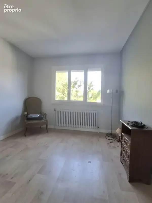Aux portes de Vichy maison en rez de chaussée surélevée avec jardin arboré, terrasse et double garage - photo 9
