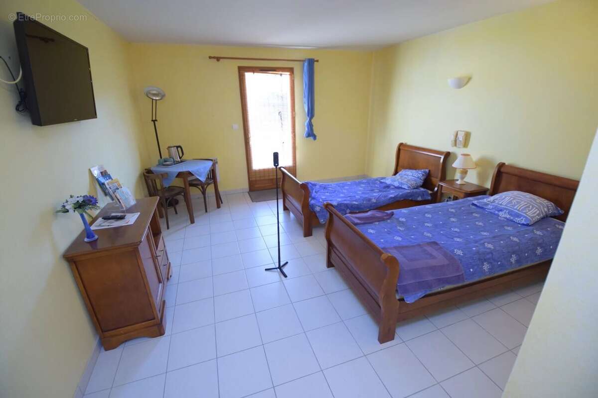 Commerce à GRIGNOLS