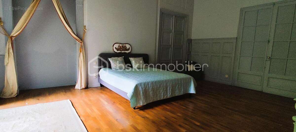 Château à vendre - Aile de château d'exception sur la commune de Parigné – 457 m² – 2 hectares de terrain - photo 15