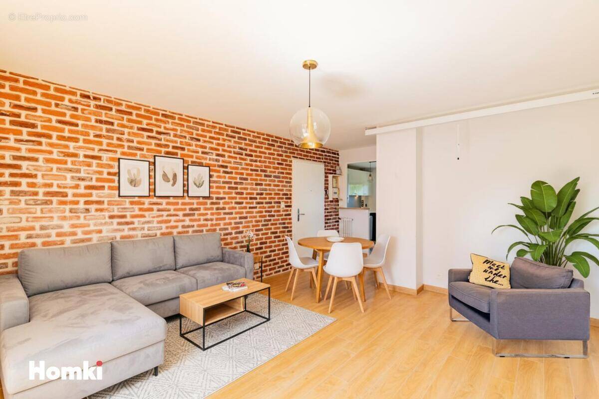 Appartement à RAMONVILLE-SAINT-AGNE