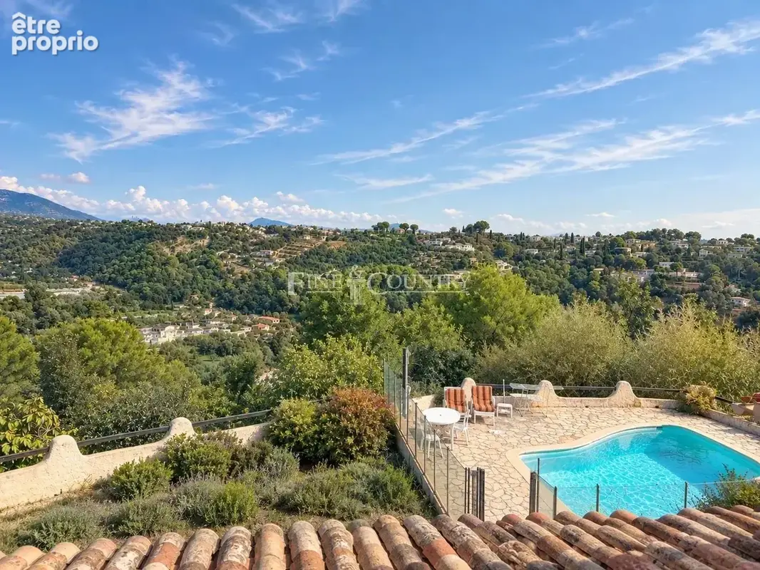À Vendre Maison Familiale avec Vue Panoramique - Cagnes-sur-Mer - photo 12