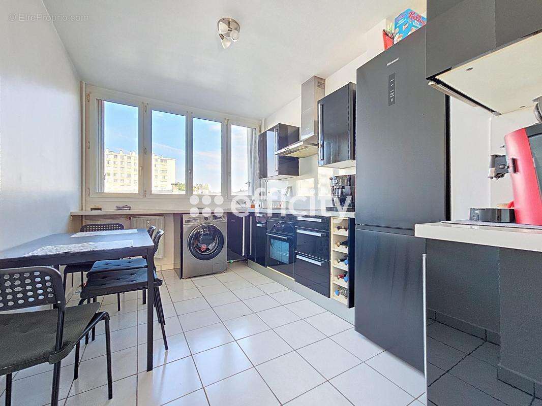 Appartement à LE PLESSIS-TREVISE