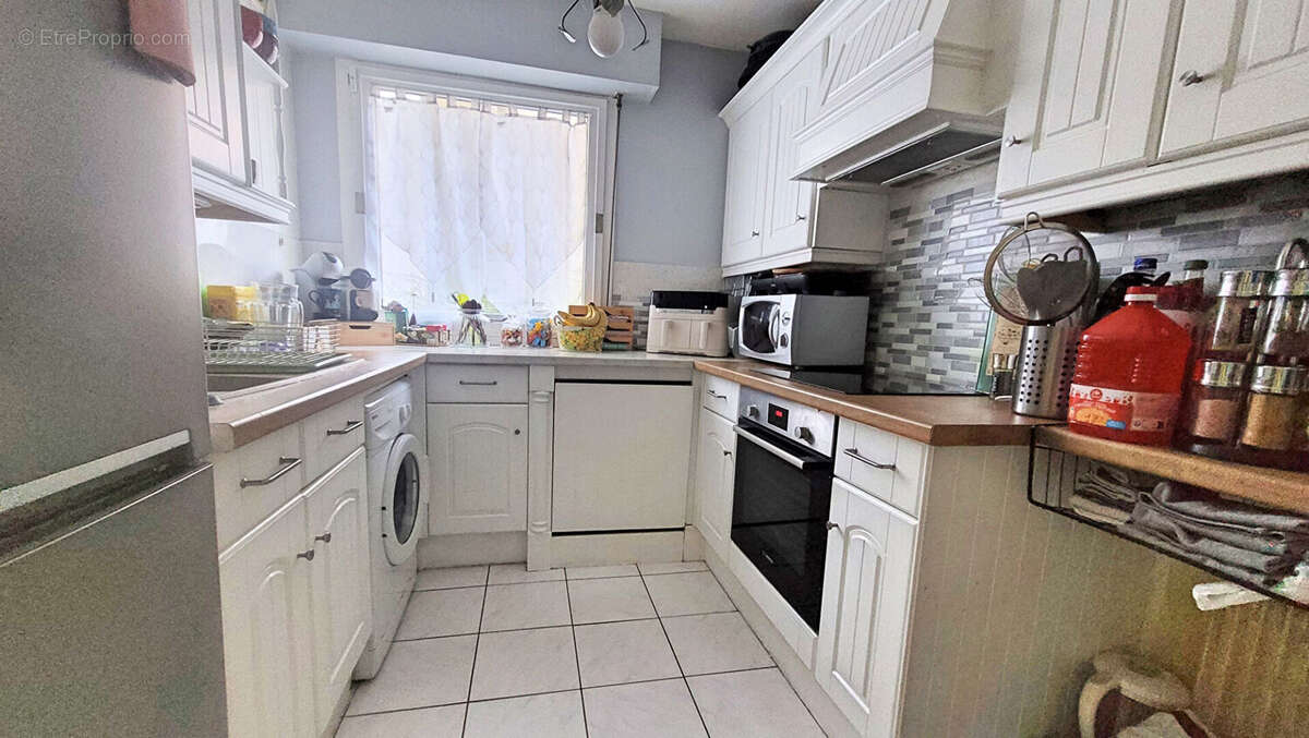 Appartement à LE COUDRAY-MONTCEAUX