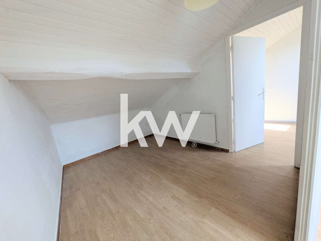 Appartement 327 m² à Saint-Chamond  - photo 6