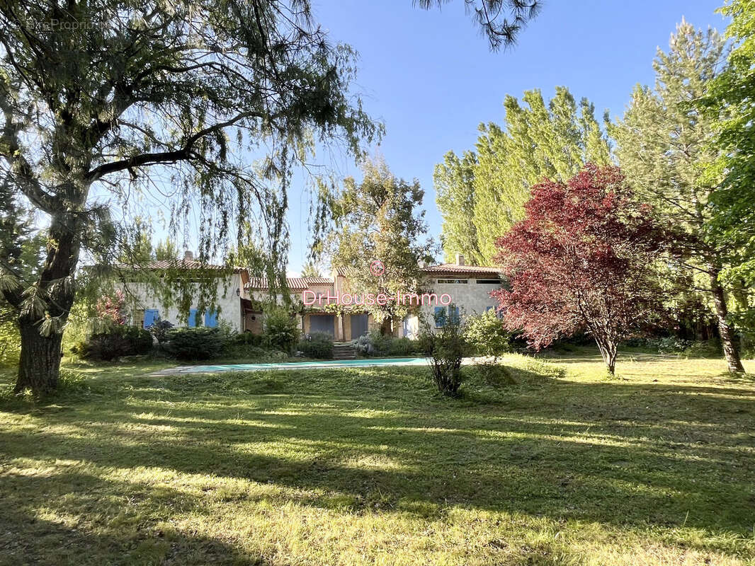 Maison à SAINT-ETIENNE-LES-ORGUES