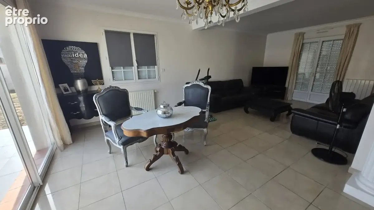 CUGNAUX ? Maison familiale avec piscine sur un terrain de 1 446 m² - photo 3