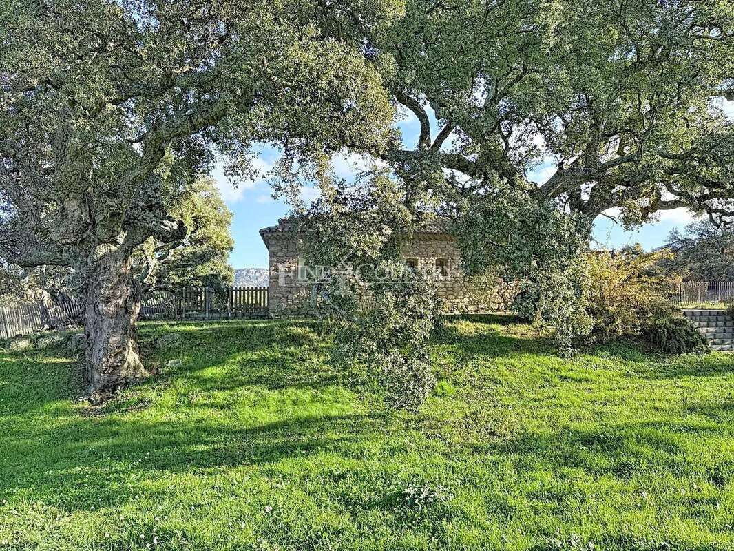 Maison à ROQUEBRUNE-SUR-ARGENS