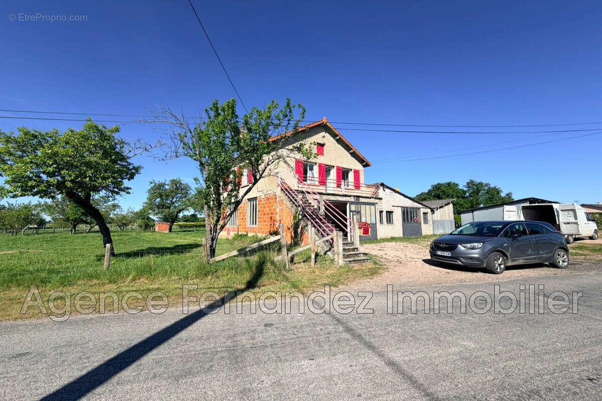Maison 75 m² à Le Bouchaud  - photo 9