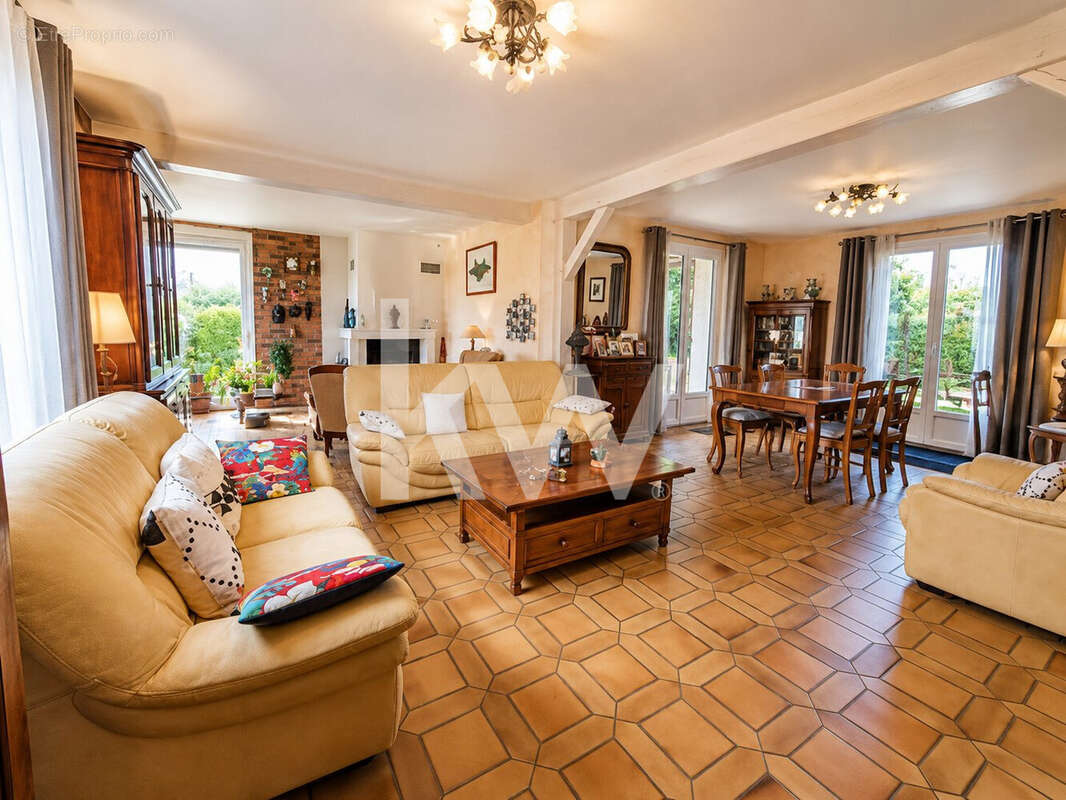 Maison 143 m² à Saint-Denis-En-Val  - photo 2