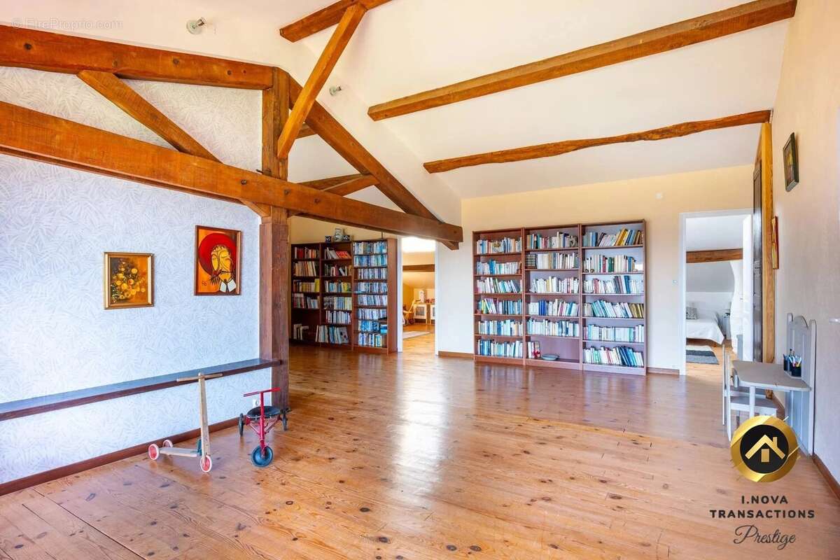 Maison à MONTESQUIEU-VOLVESTRE