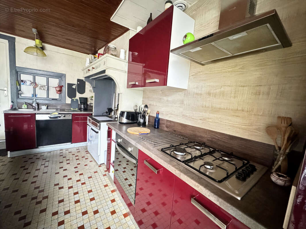 Maison à SAINT-BONNET-PRES-ORCIVAL