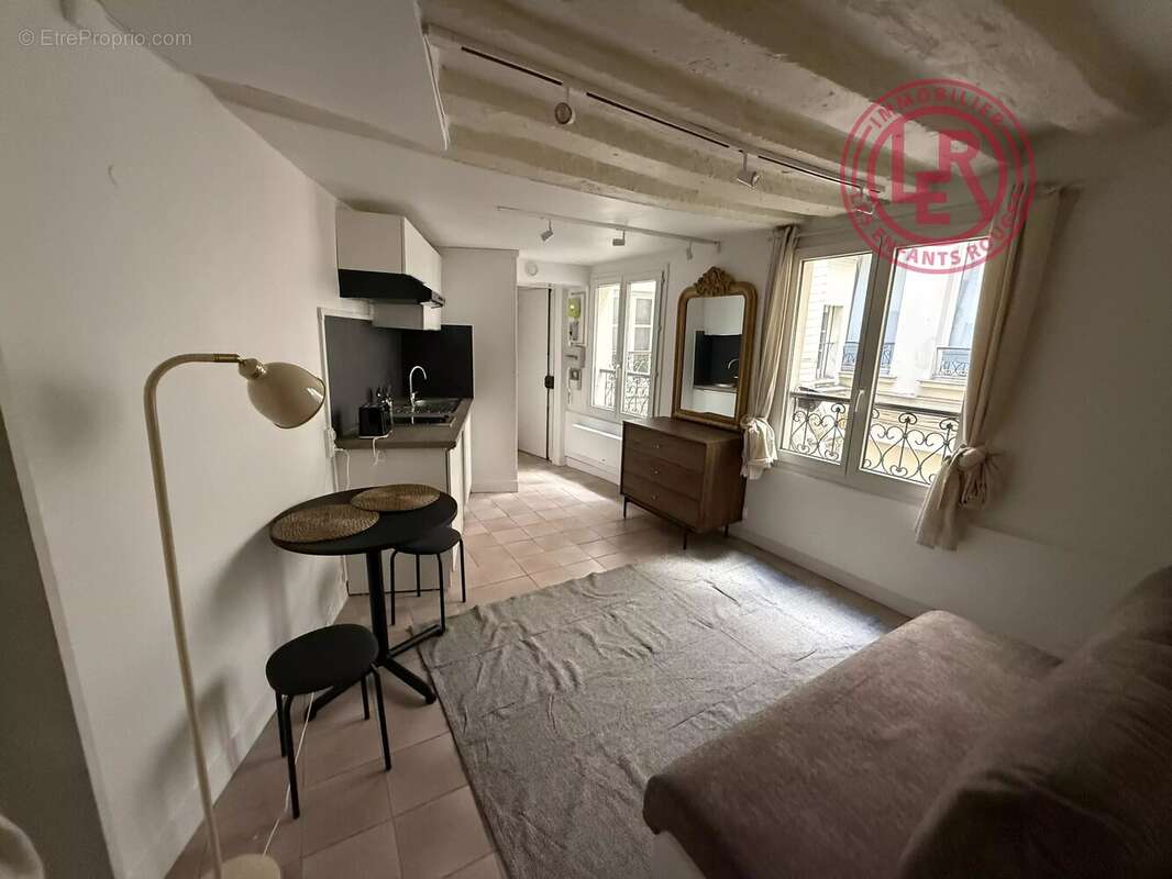 Appartement à PARIS-3E