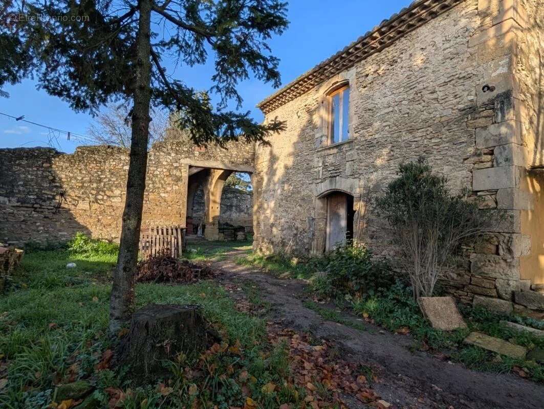 Maison à MEYNES