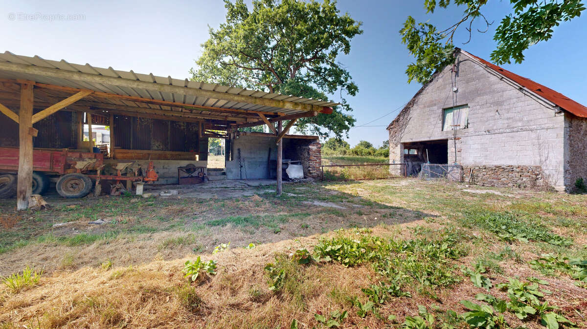 Longère de 146m2 avec dépendances sur 2 hectares. - photo 19