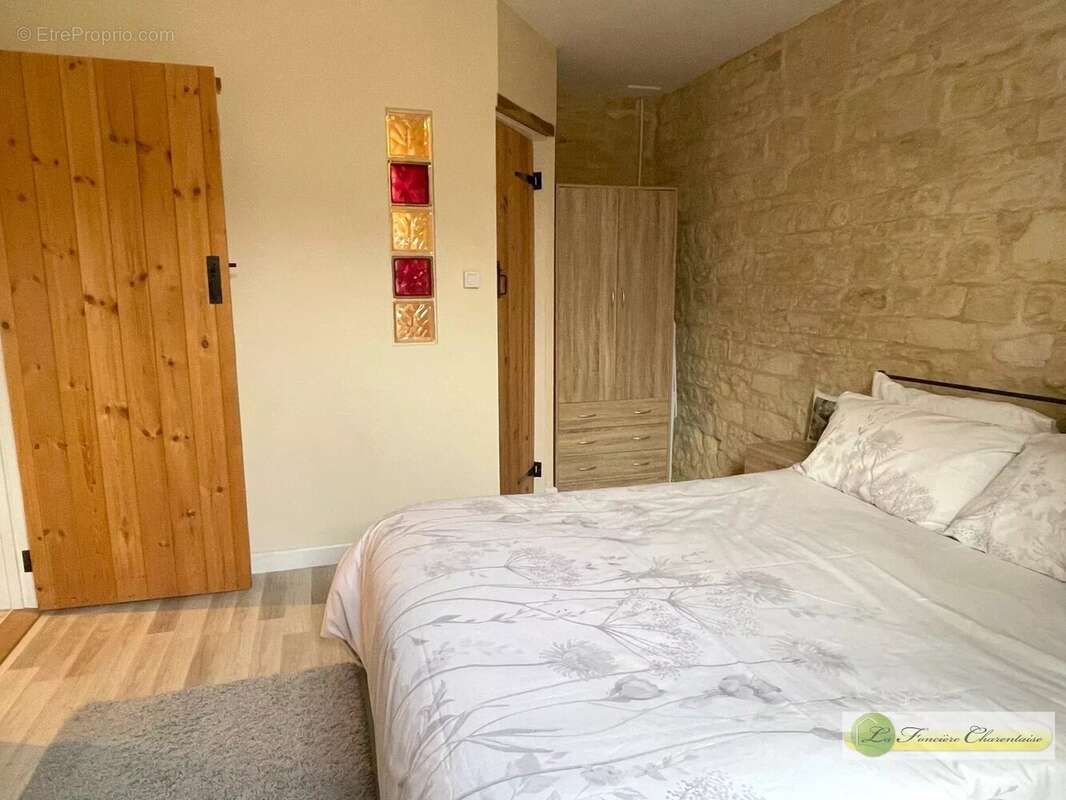 Maison à SAINT-FRAIGNE