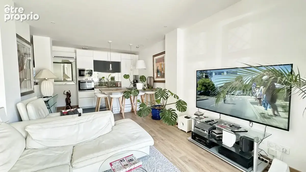 Appartement dans une résidence de prestige à vendre à Hossegor  T3 rénové avec terrasse, canal, parking, entre lac et océan - photo 3