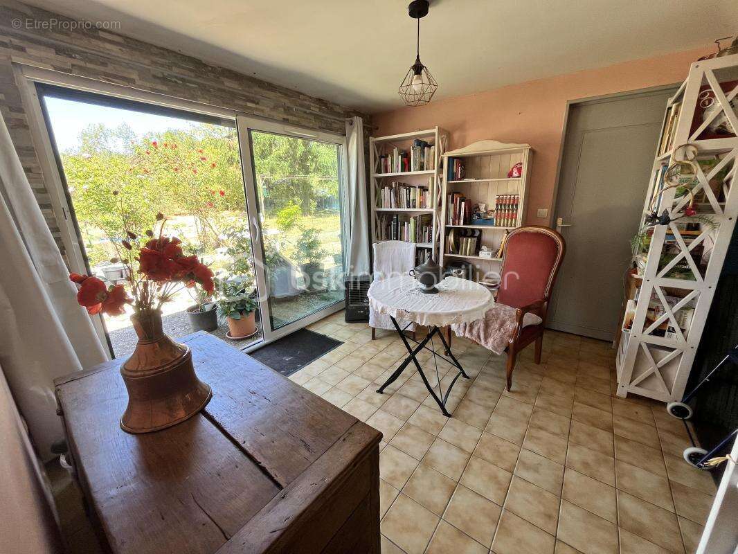 Coup de cœur : maison de 1940 en lisière de forêt, à deux pas d’un étang, sur 8 931m² de terrain avec dépendances - photo 12