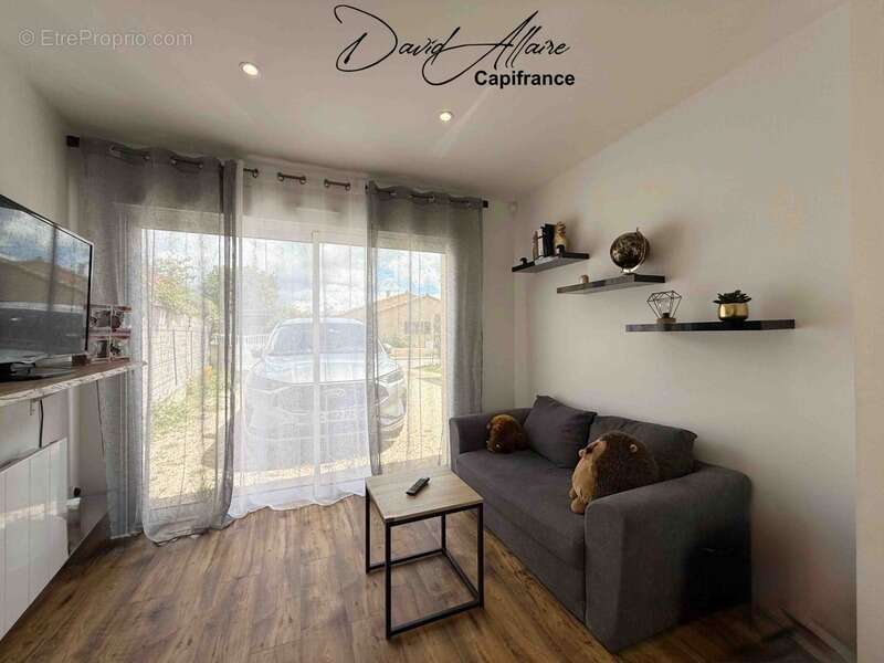 Maison à LARAGNE-MONTEGLIN