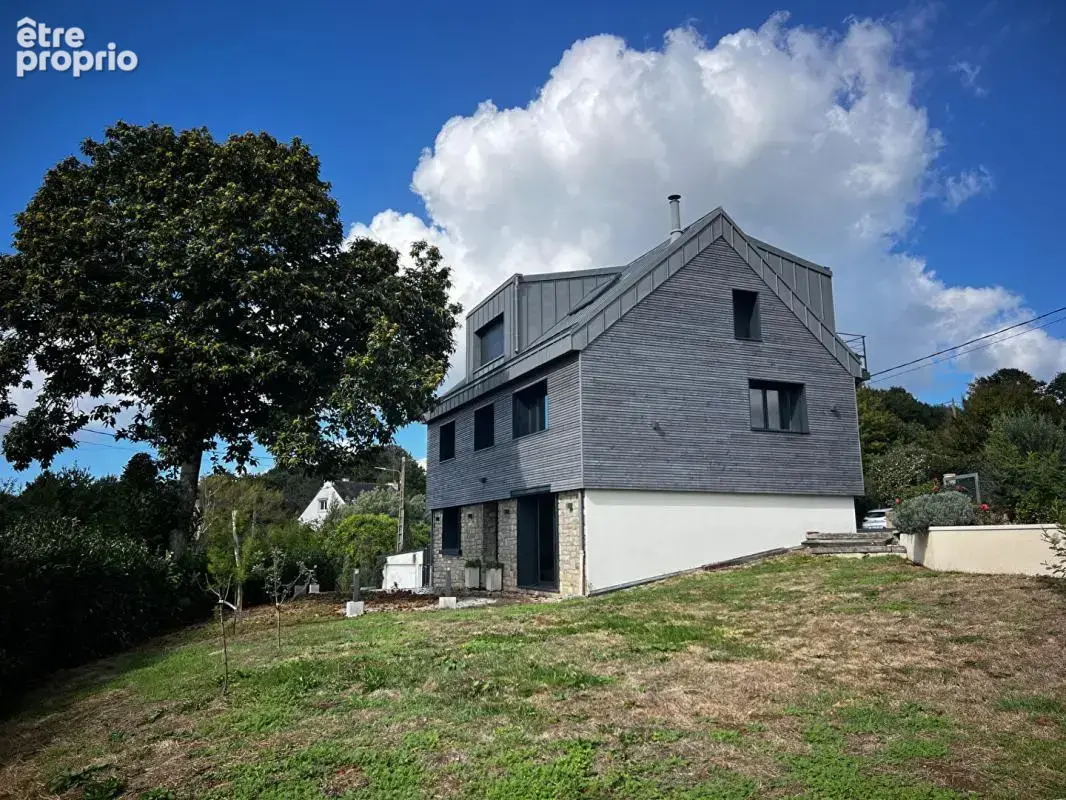 Maison 8 pièces 129 m² · à Saint-Ave · 129 m² · 515 000 €