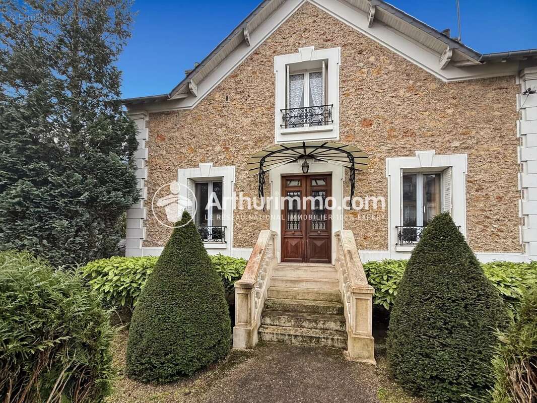 Maison à SOISY-SUR-SEINE