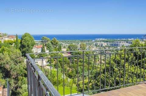 Maison à MANDELIEU-LA-NAPOULE