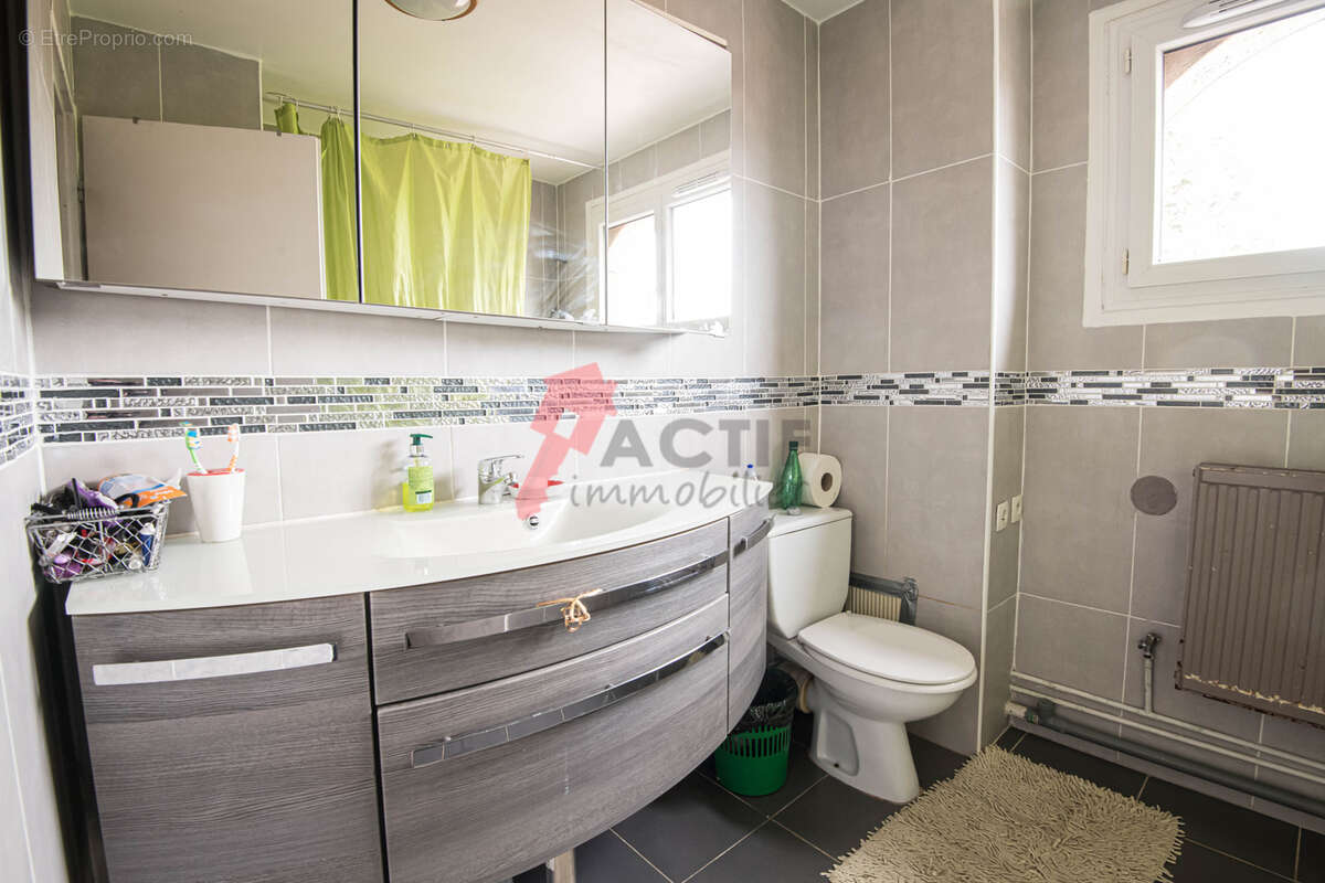 Maison à COURCOURONNES