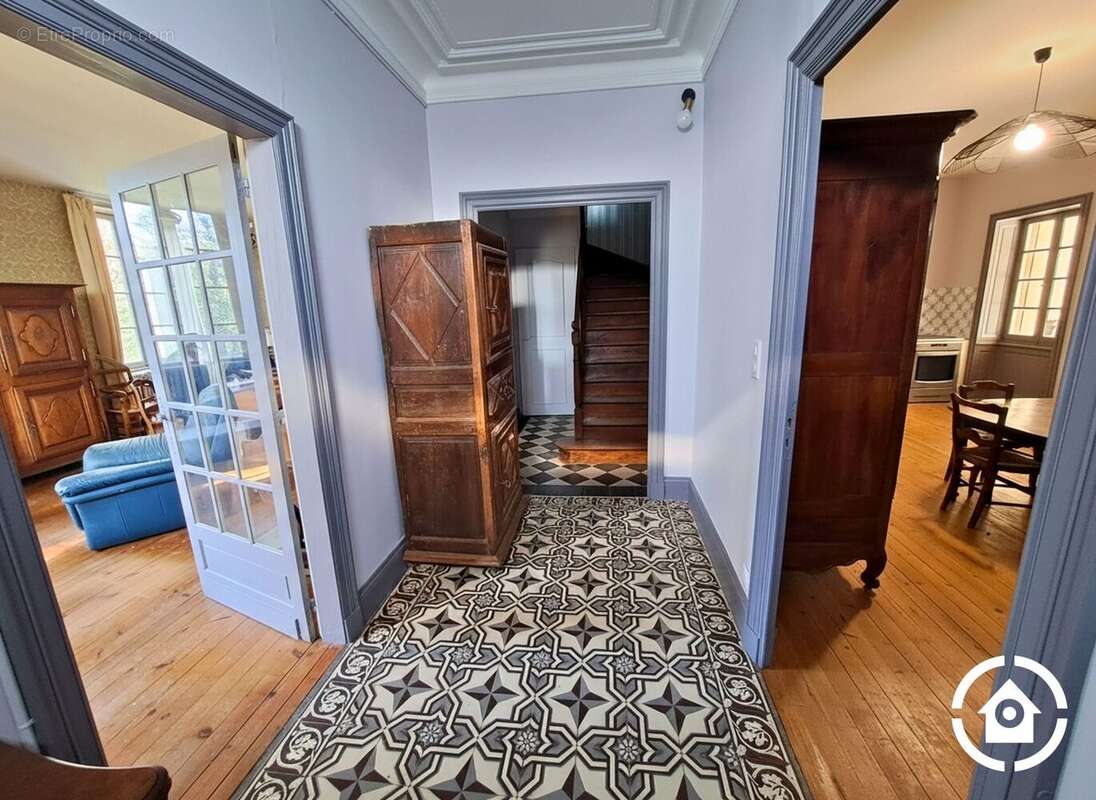 MAISON PRINCIPALE A RENOVER - Maison à CHERVES-RICHEMONT