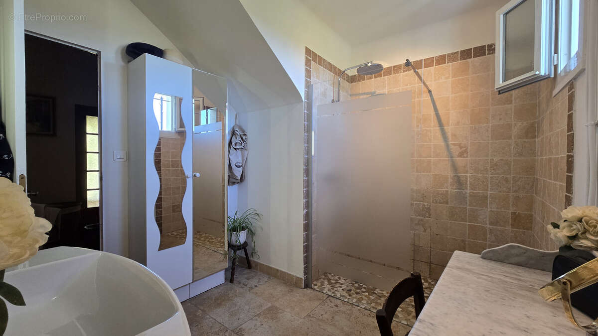 Maison à L&#039;ISLE-SUR-LA-SORGUE