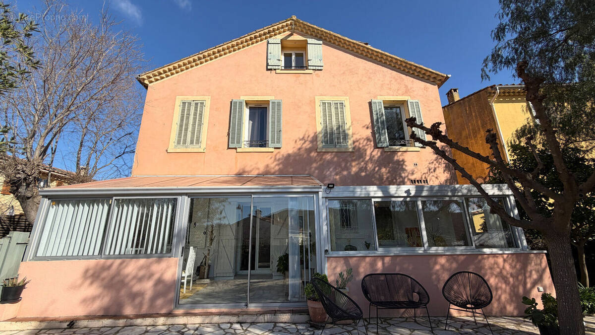 Appartement à LE CASTELLET