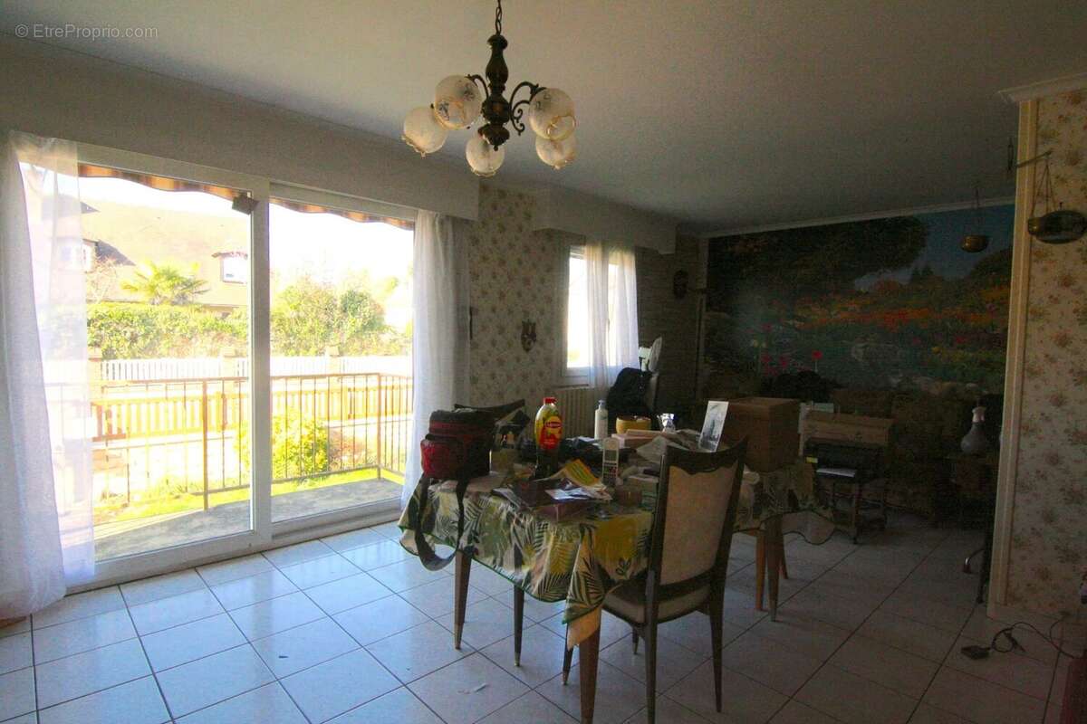 Maison à SAINT-CHERON