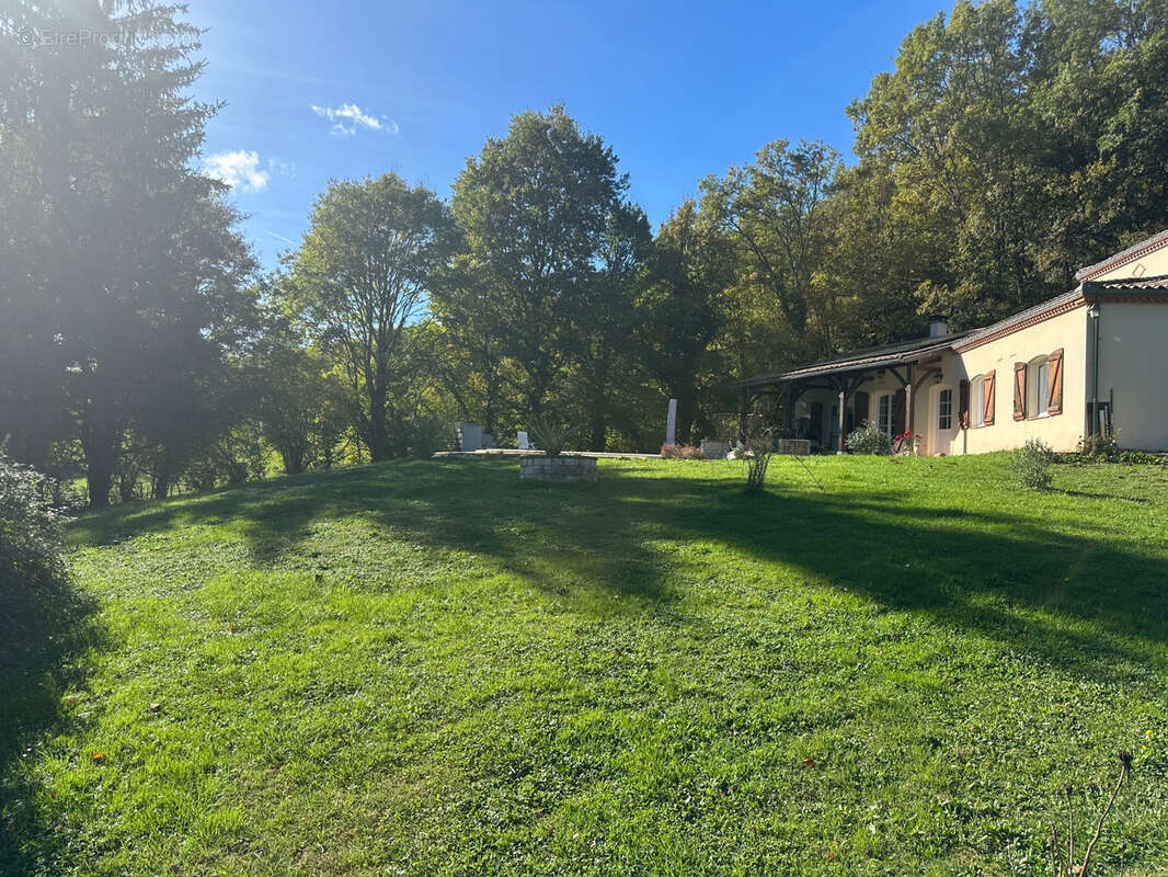 Maison à SAINT-CAPRAIS-DE-LERM