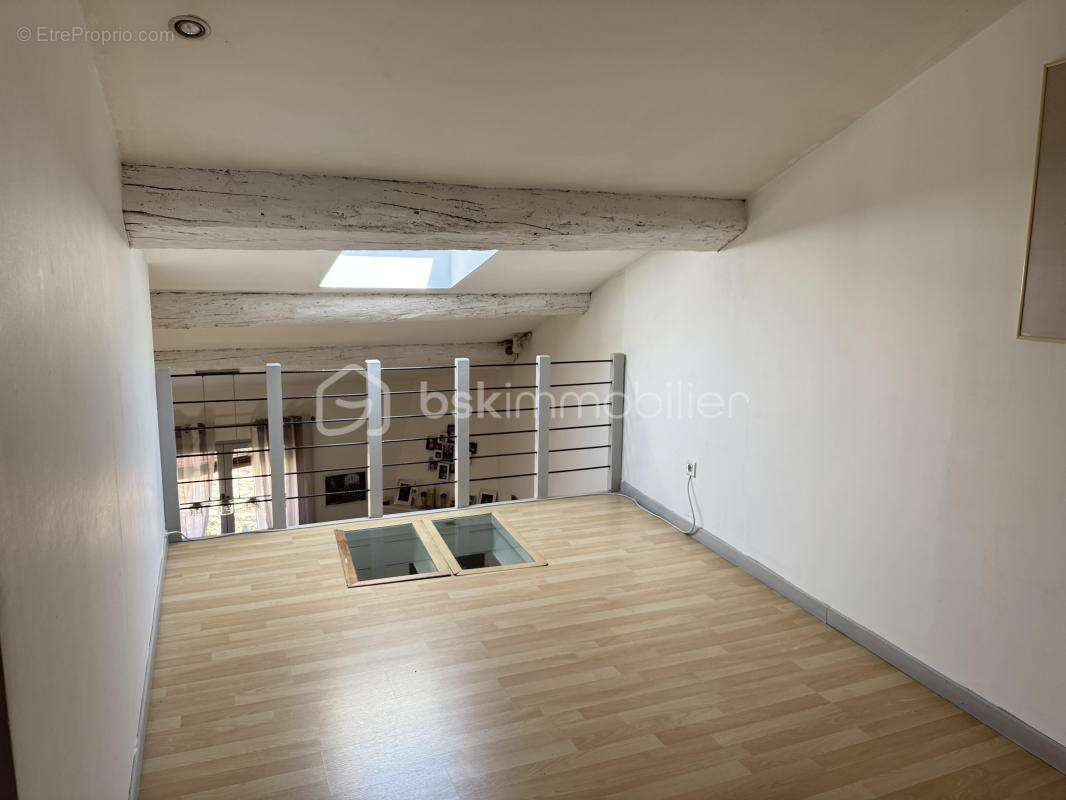 Appartement à LEZIGNAN-CORBIERES