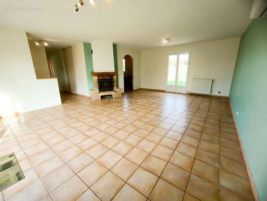 Maison à SAINT-MESMIN