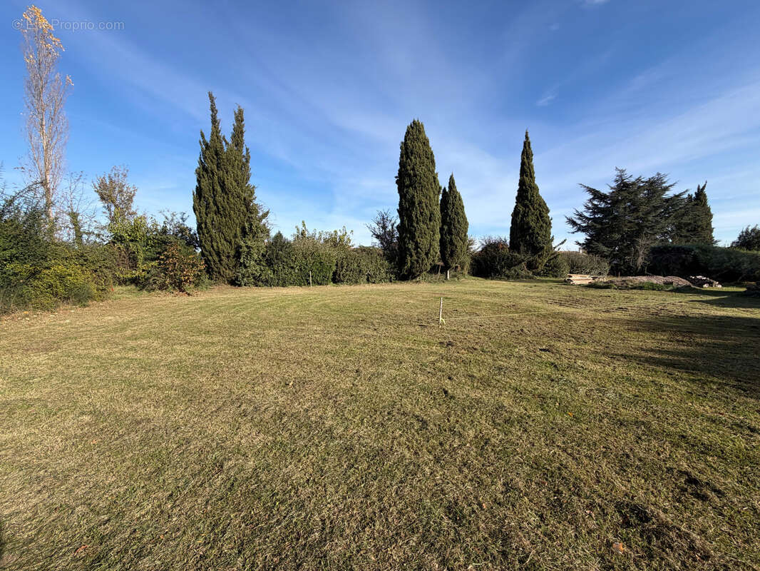 Terrain à UZES