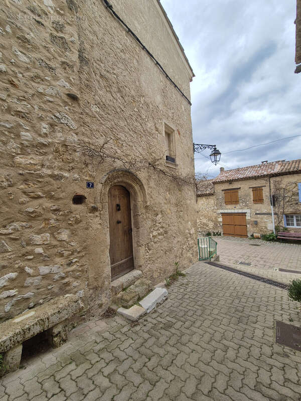 Maison à BAUDINARD-SUR-VERDON